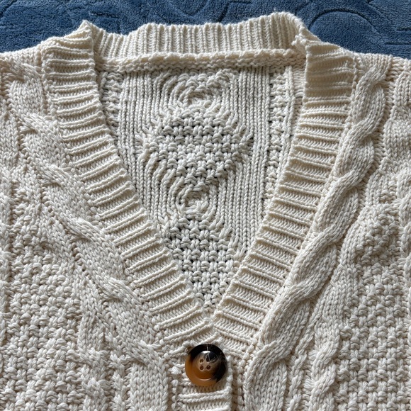 Taylor Swift Red Cardigan - Picture 4 of 16